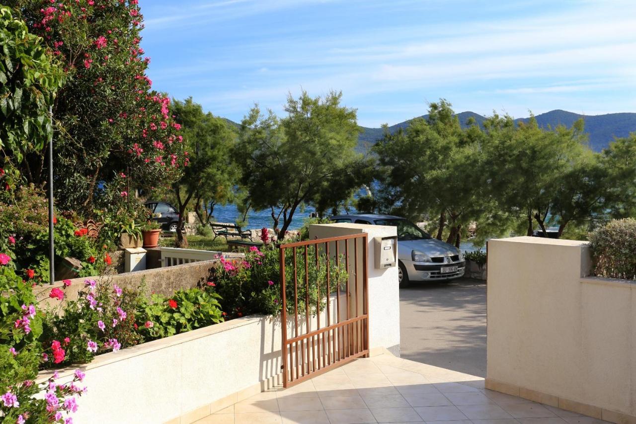 Apartments By The Sea Viganj, Peljesac - 10140 Kültér fotó